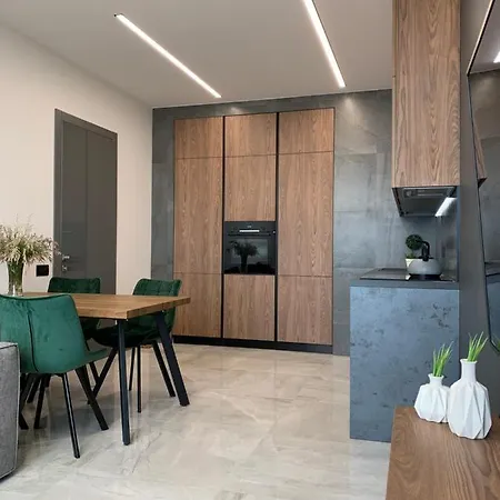 G44 Sea View Apartment